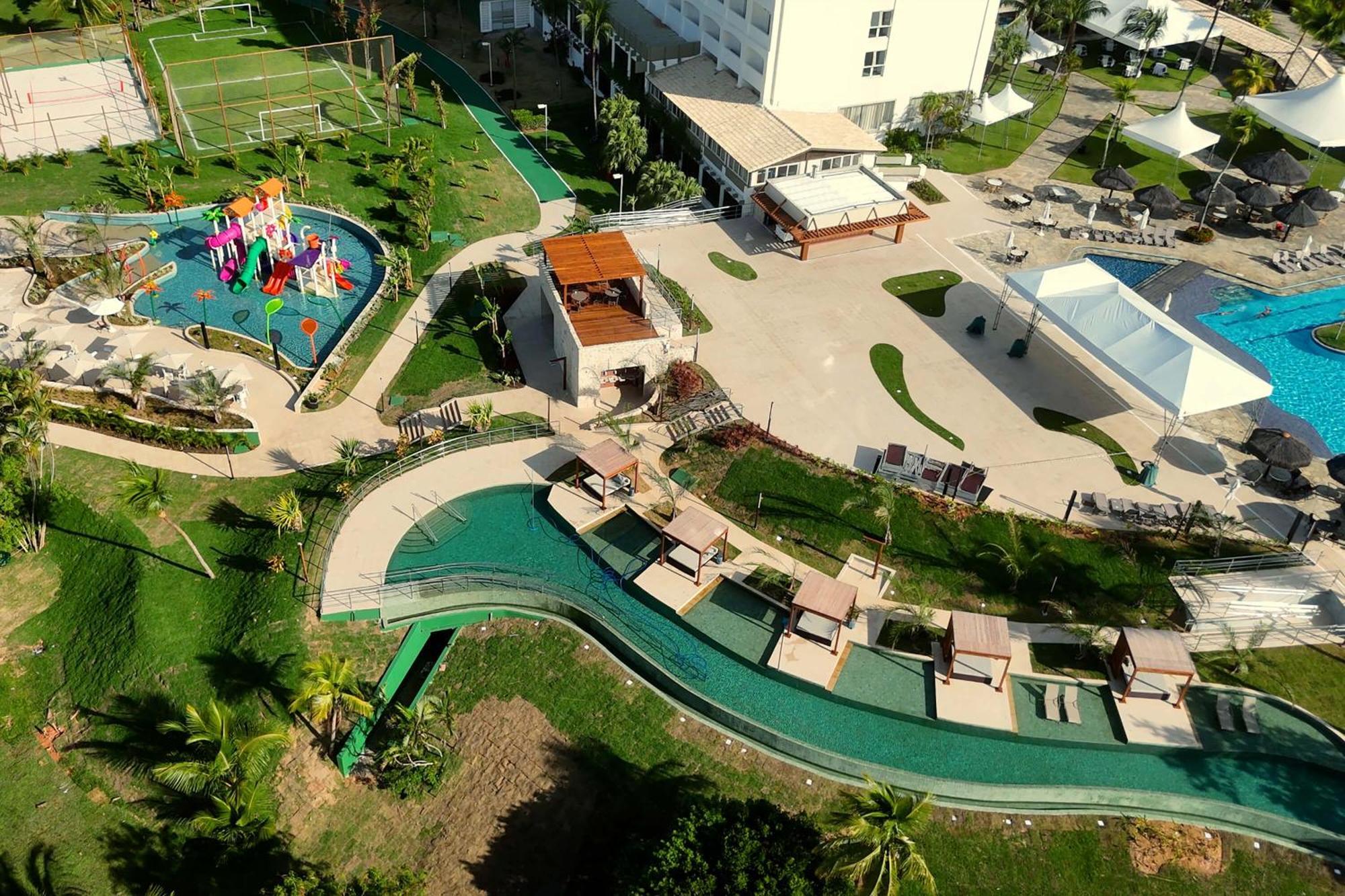 Hotel Deville Prime Salvador Exterior foto Aerial view of the resort