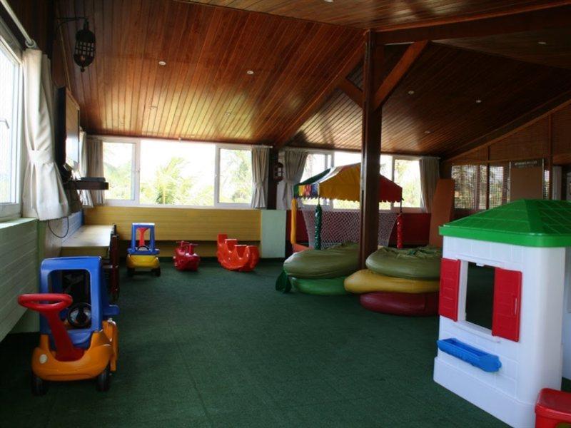 Hotel Deville Prime Salvador Exterior foto The interior of the playroom